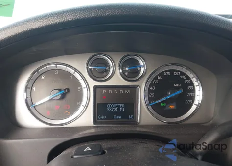 2014 Cadillac Escalade Esv Luxury z USA, uszkodzony, nr VIN 1GYS4HEF7ER130816